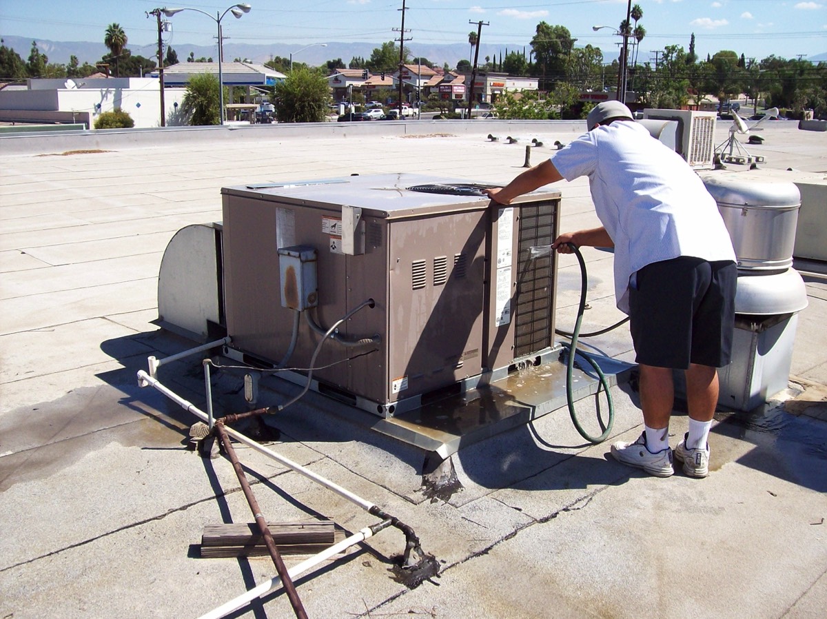 Cleaning Roof Mounted Package System